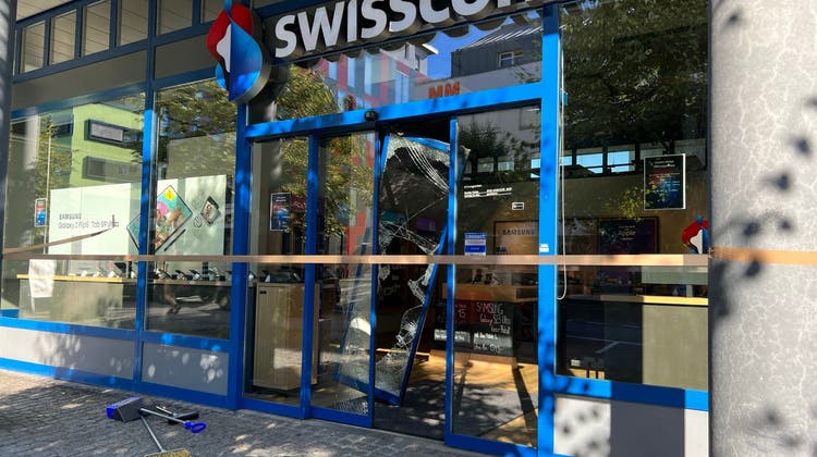 In der Nacht auf den 20. September wurde in den Swisscom-Shop in Wohlen eingebrochen. (Bild: Pascal Bruhin)