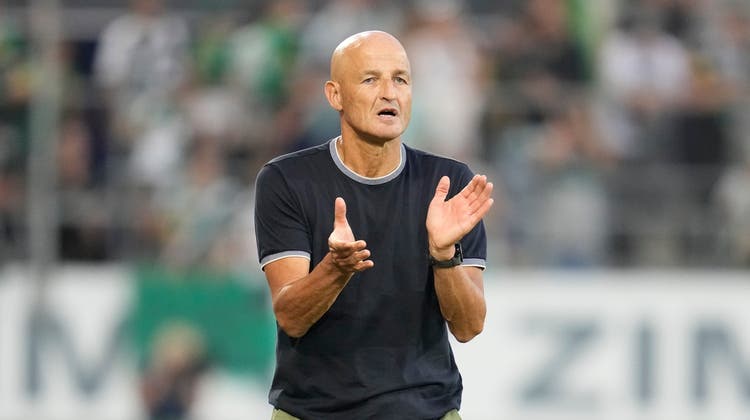 Trainer Peter Zeidler im Super-League-Spiel gegen Lausanne Anfang Monat. (Bild: Freshfocus)