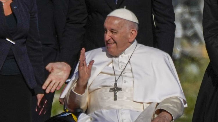Papst Franziskus bei seiner Ankunft am Freitagnachmittag in Marseille. (Bild: Alessandra Tarantino / AP)