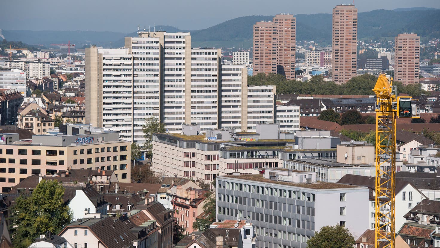 Die Stadt Zürich wächst und wächst, bietet aber trotzdem zu wenig Wohnraum. (Ennio Leanza)