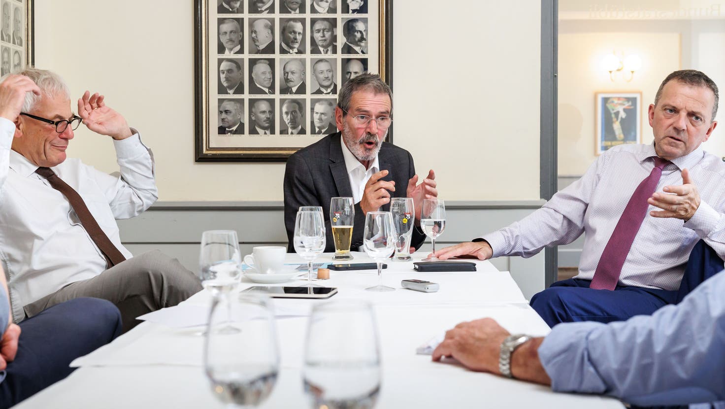 Lebhafte Diskussion im «Bundesratssääli» (von links):  Nationalrat Kurt Fluri (FDP), Ständerat Roberto Zanetti (SP) und Nationalrat Walter Wobmann (SVP). (Bild: Hanspeter Bärtschi)