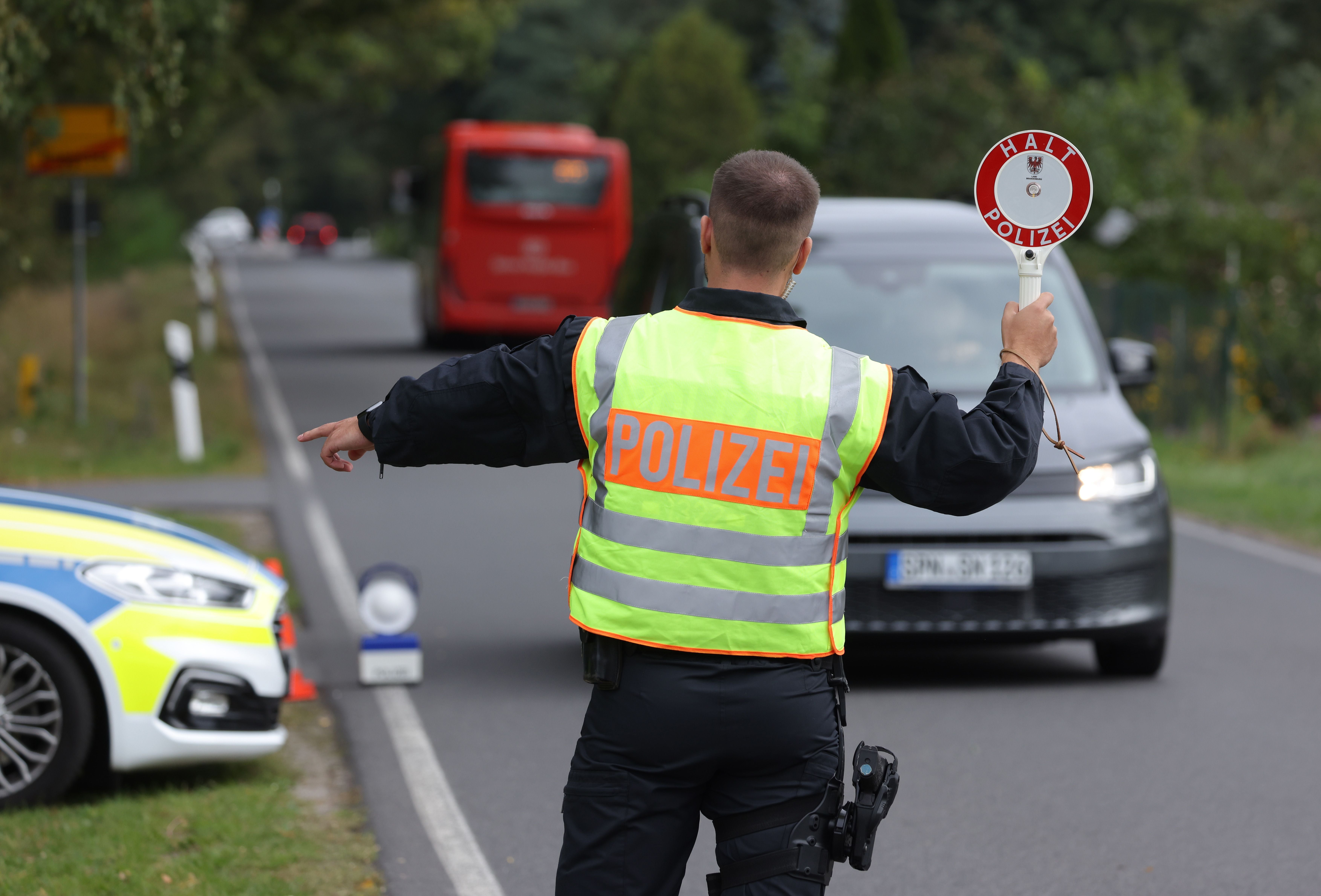 Deutschland Kündigt Grenzkontrollen Zu Polen Und Tschechien An: Zieht ...