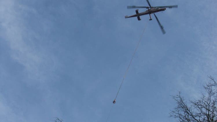 Am Montag, 2. Oktober, werden in Oetwil Helikopter für einen Sicherheitsholzschlag im Einsatz sein. (Themenbild: zvg/Archiv)