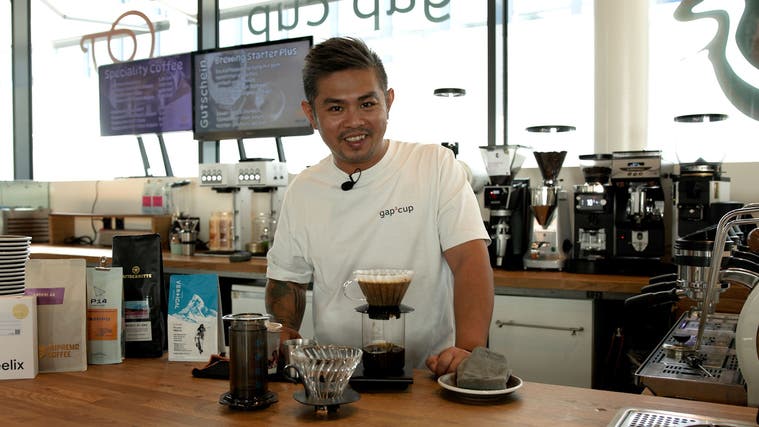 So gelingt der perfekte Filterkaffee: Baristameister aus Baden zeigt, wie es geht – mit günstiger Ausrüstung