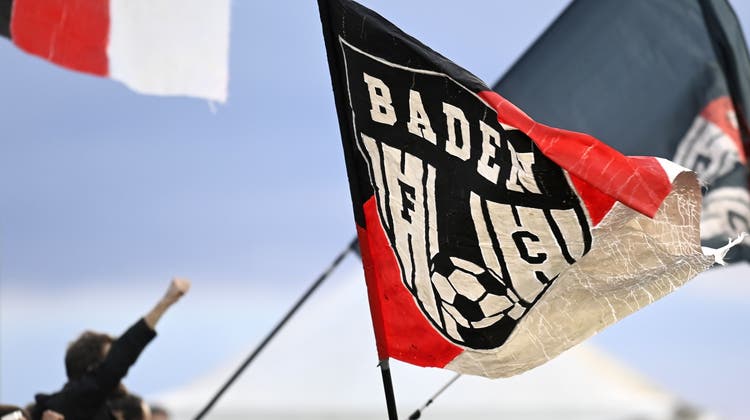 Fans des FC Baden und des FC Schaffhausen trafen nach dem Spiel aufeinander. (Bild: Alexander Wagner (Archiv))