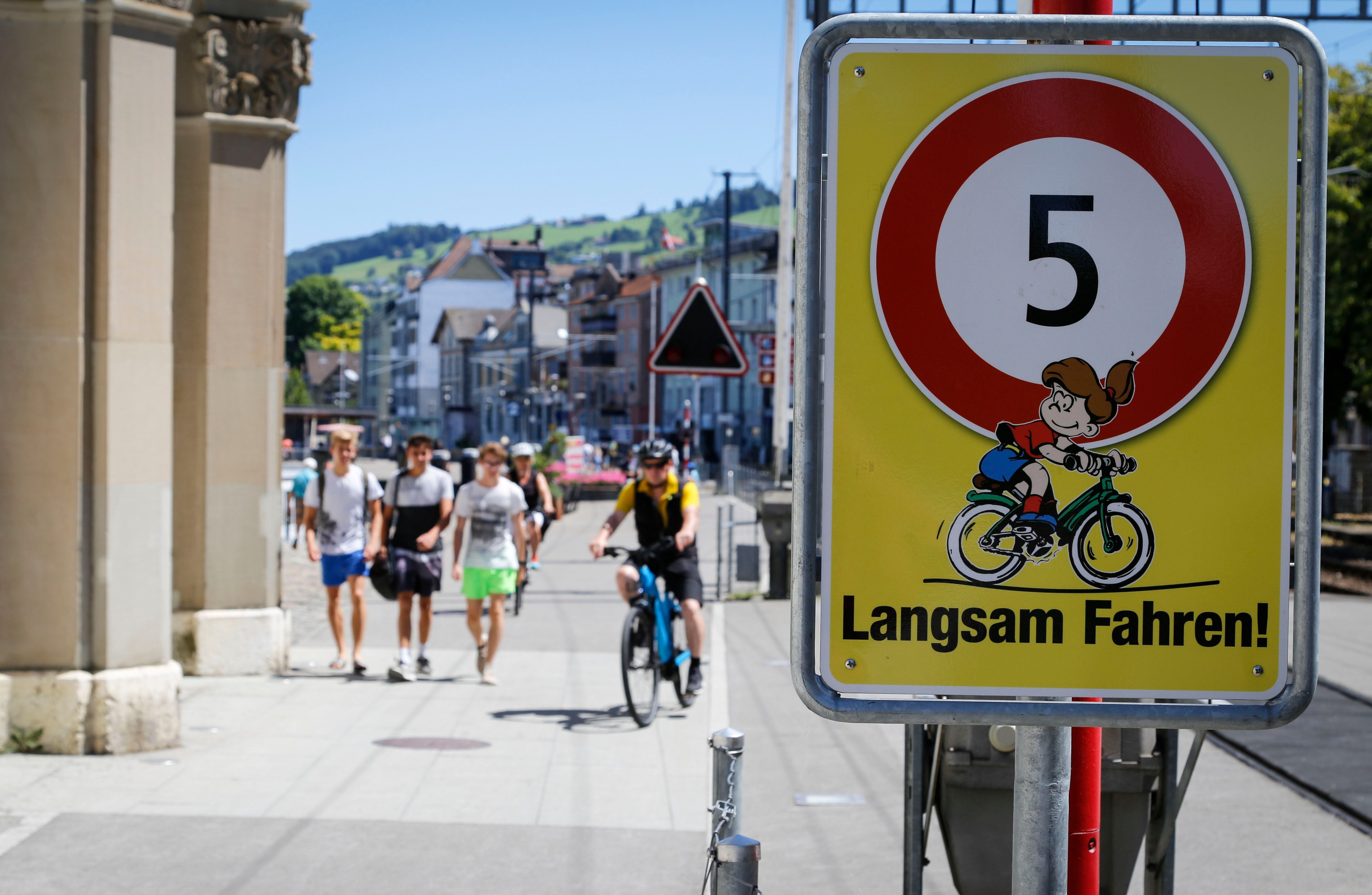 Romanshorn Trennt Fussgänger- Und Veloweg Am Hafen: Rorschach Macht Es ...