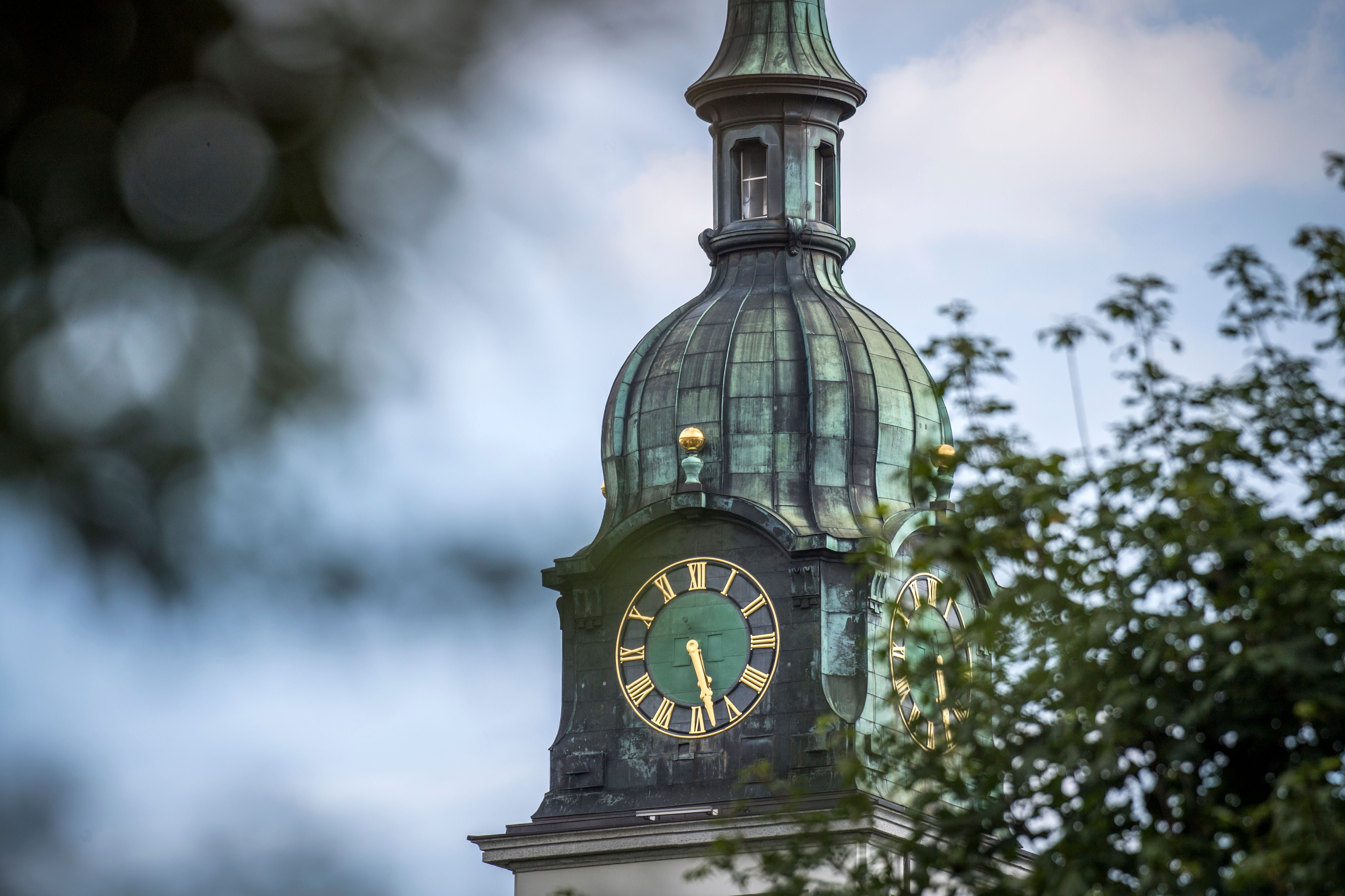 Katholische Kirche: Austritte Nach Studie Zu Sexuellem Missbrauch