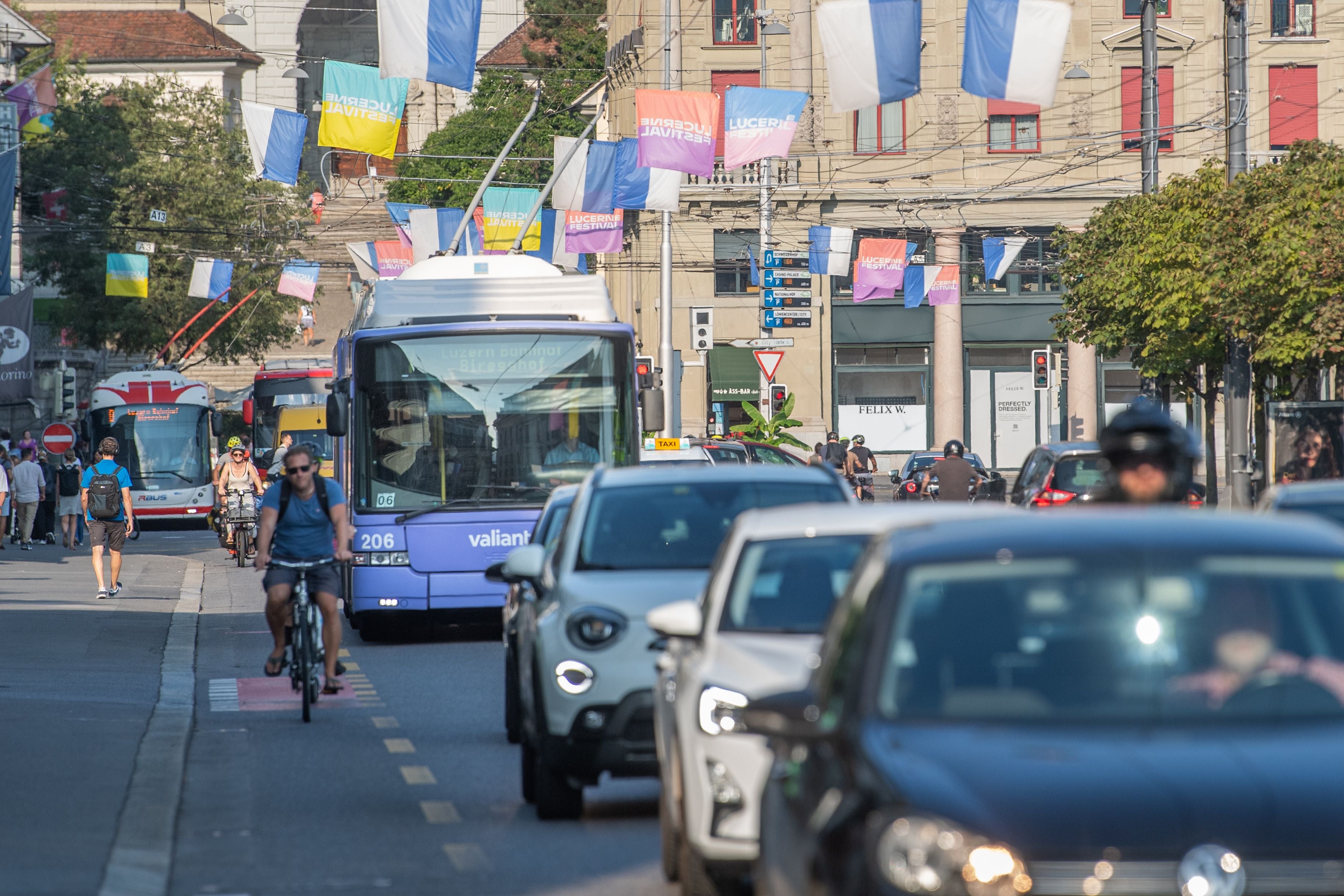 Kanton Luzern - Regierung Lehnt Verkehrsinitiativen Von Links Und ...