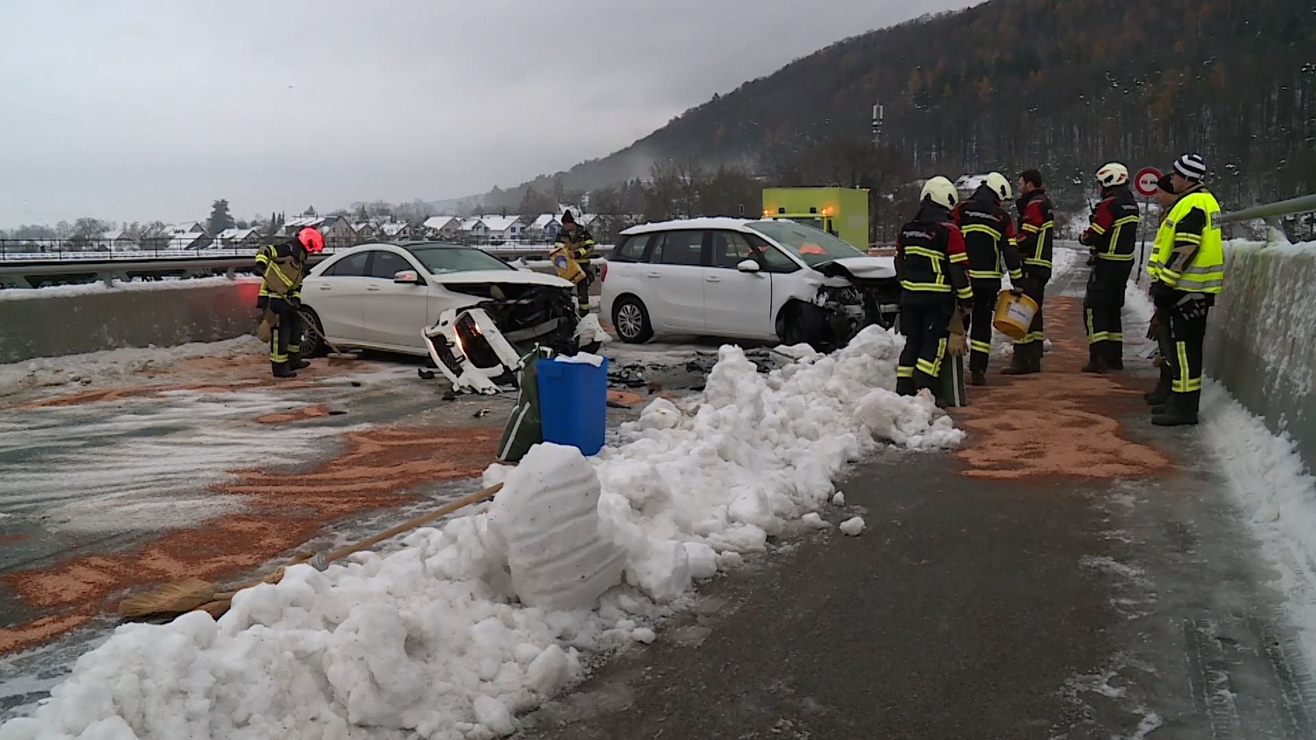 Autos Prallen In Schaffhausen Zusammen – Zwei Verletzte