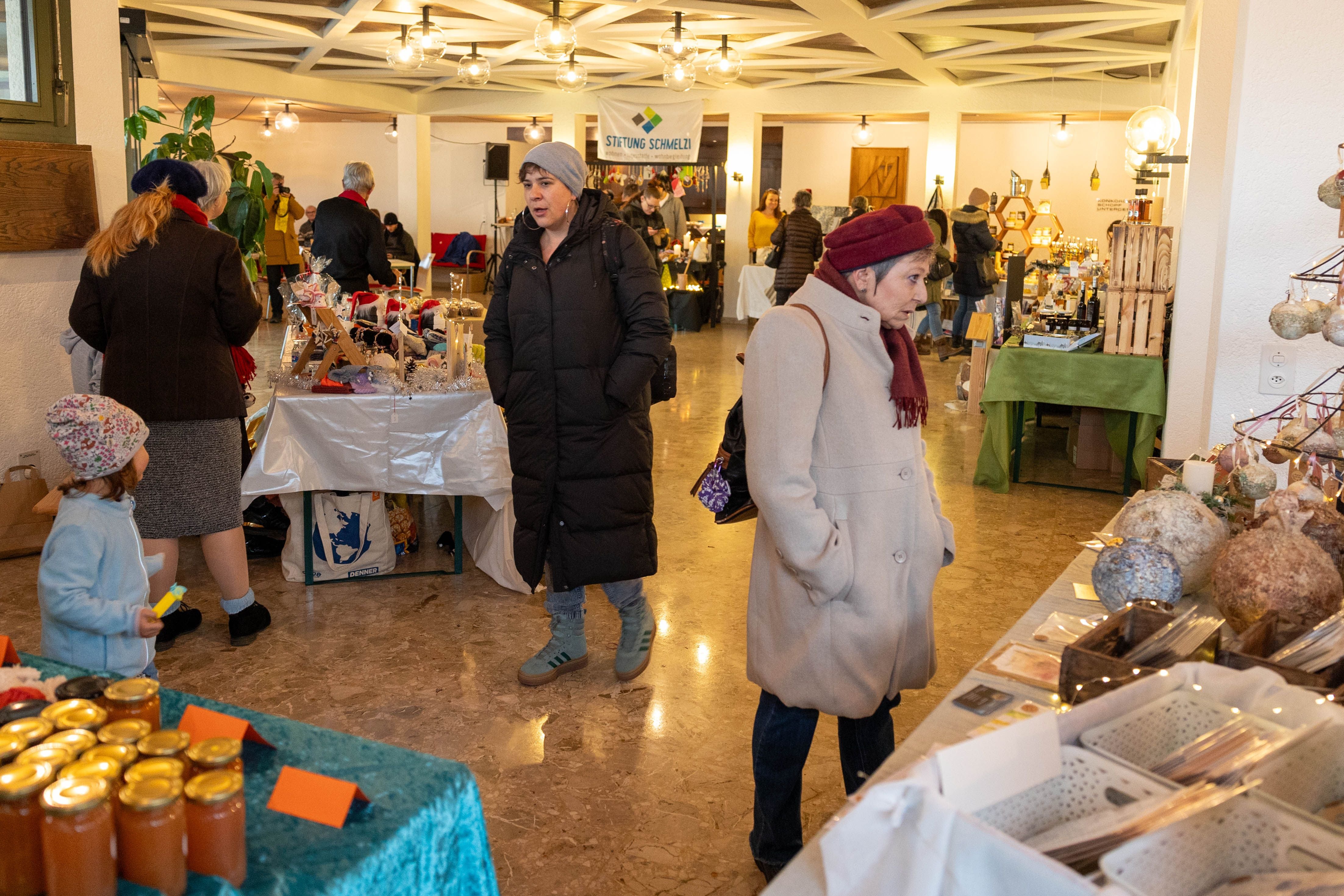 Grenchen: Weihnachtsmarkt Und Sonntagsverkauf Luden Zum Flanieren Ein