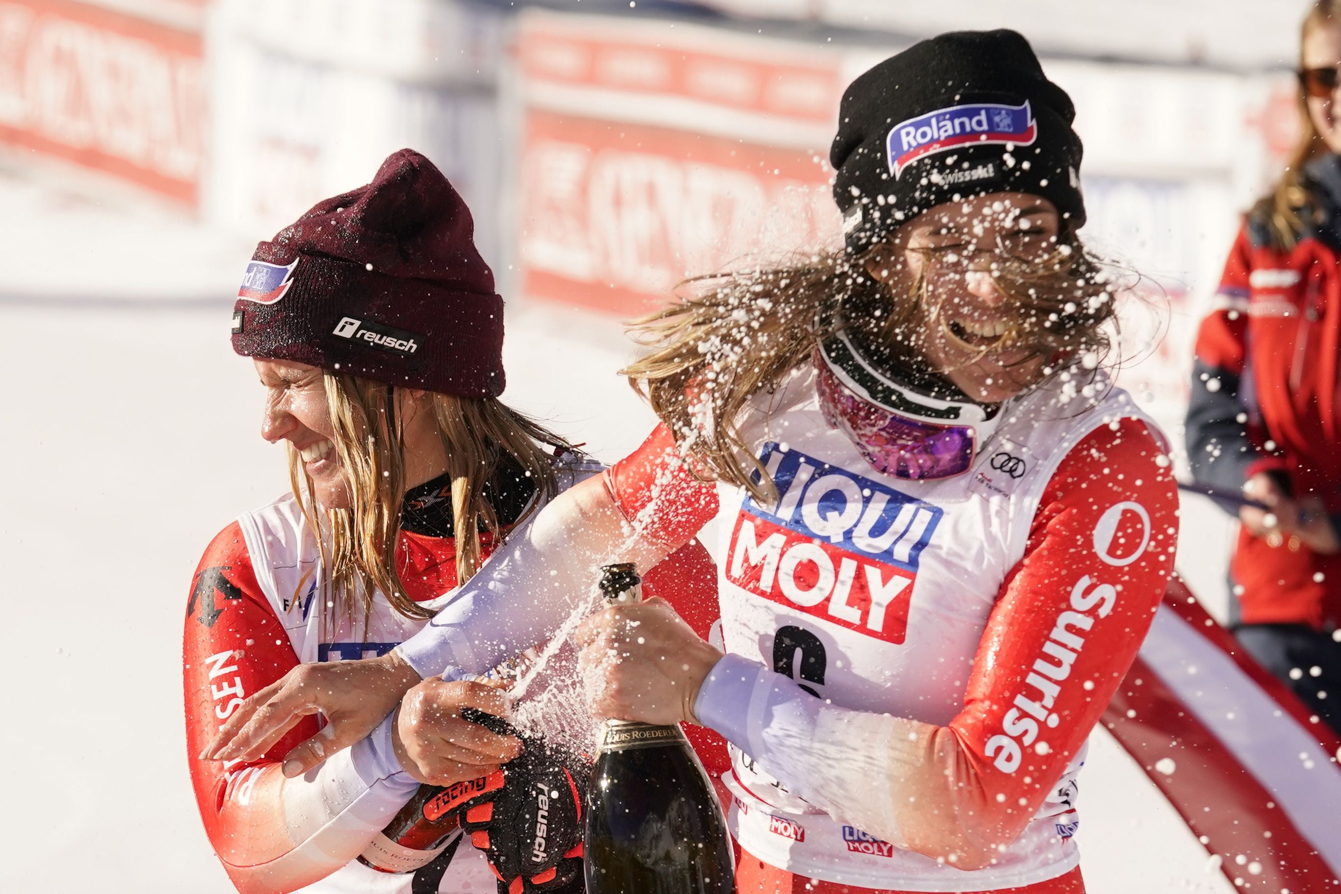 Schweizer Doppelsieg! Flury Siegt In Val D'Isère Vor Hählen