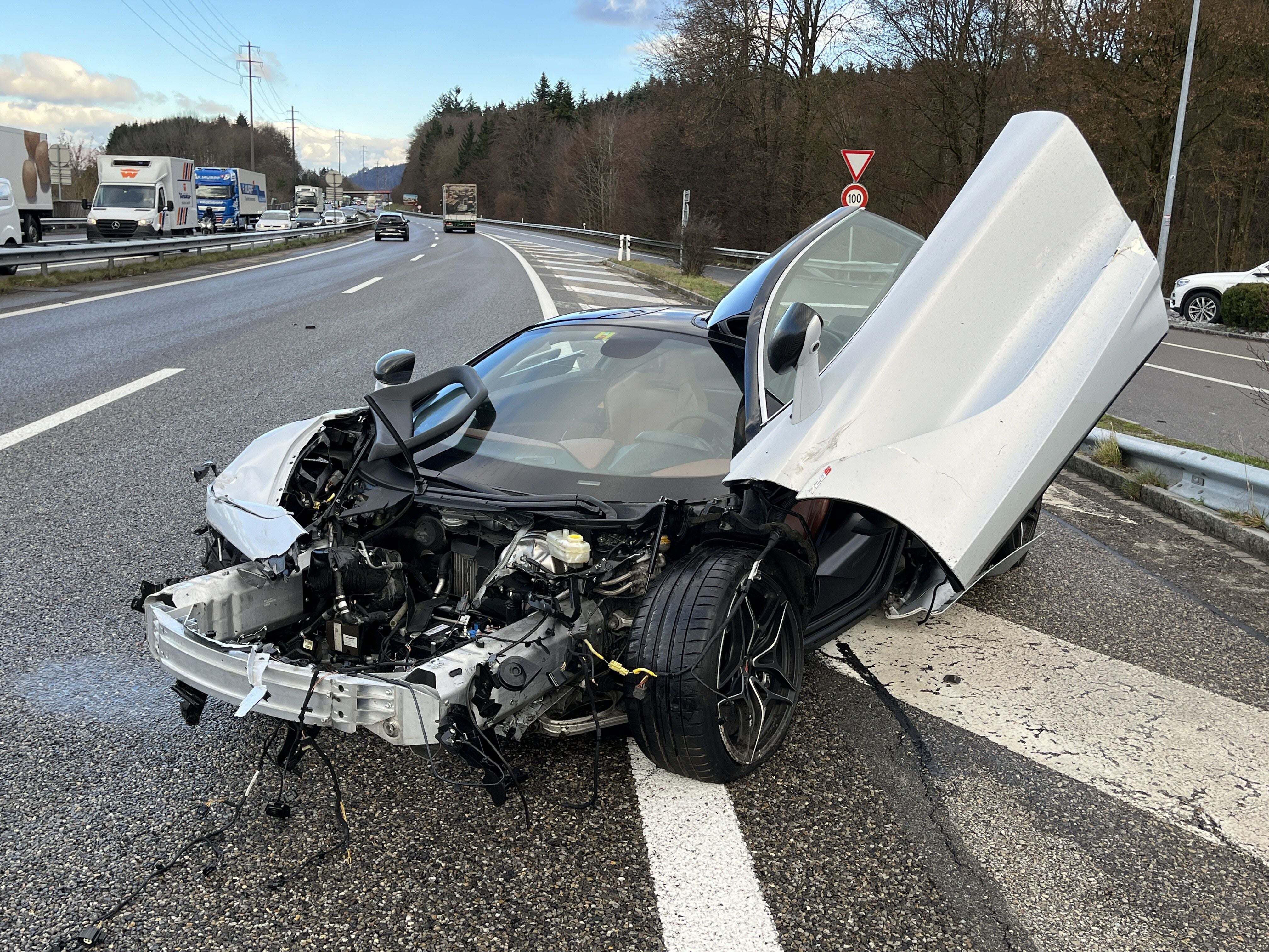 Waltenschwil: Heftiger Unfall Mit Einem Todesopfer