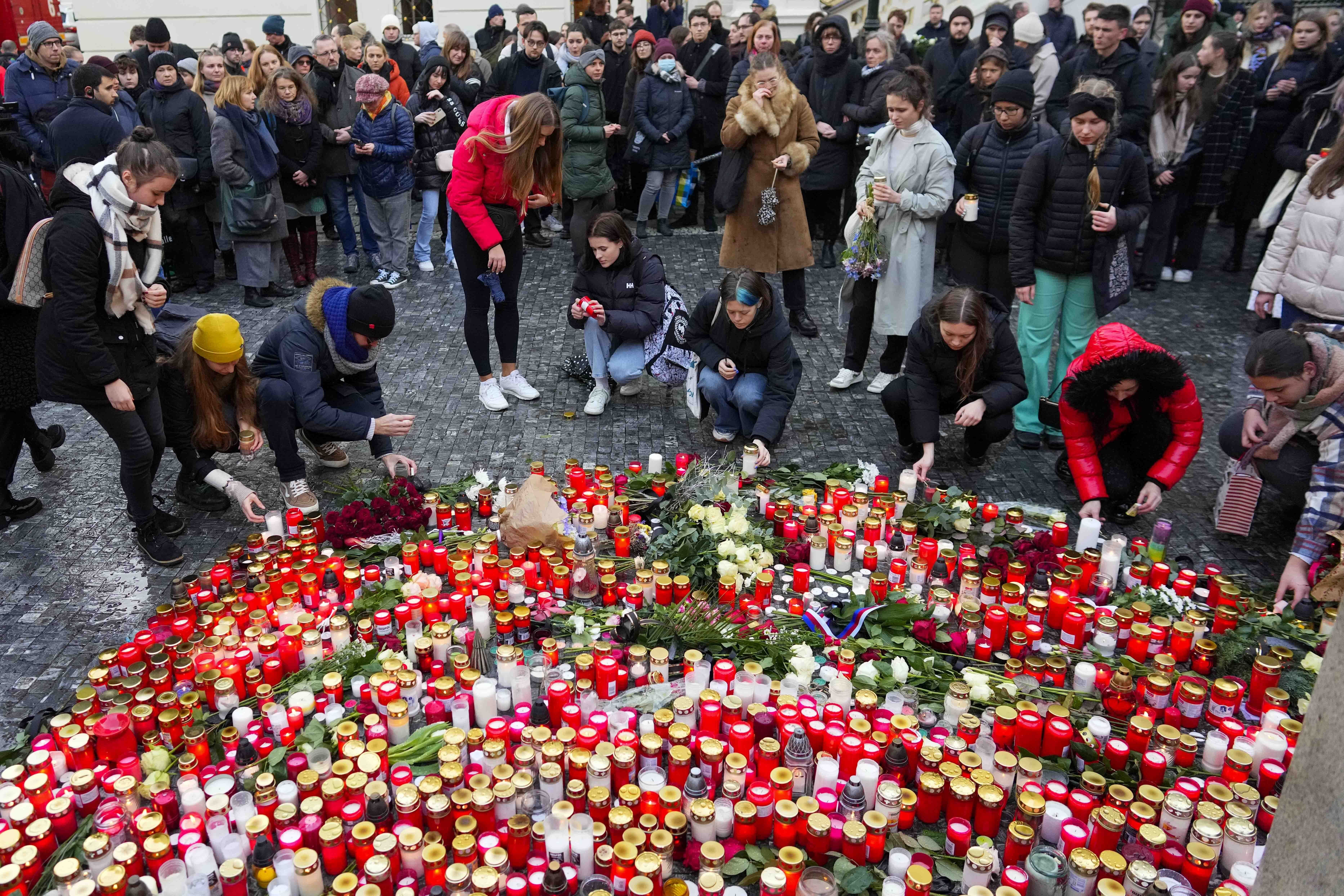 Amoklauf In Prag: Was Bisher Bekannt Ist