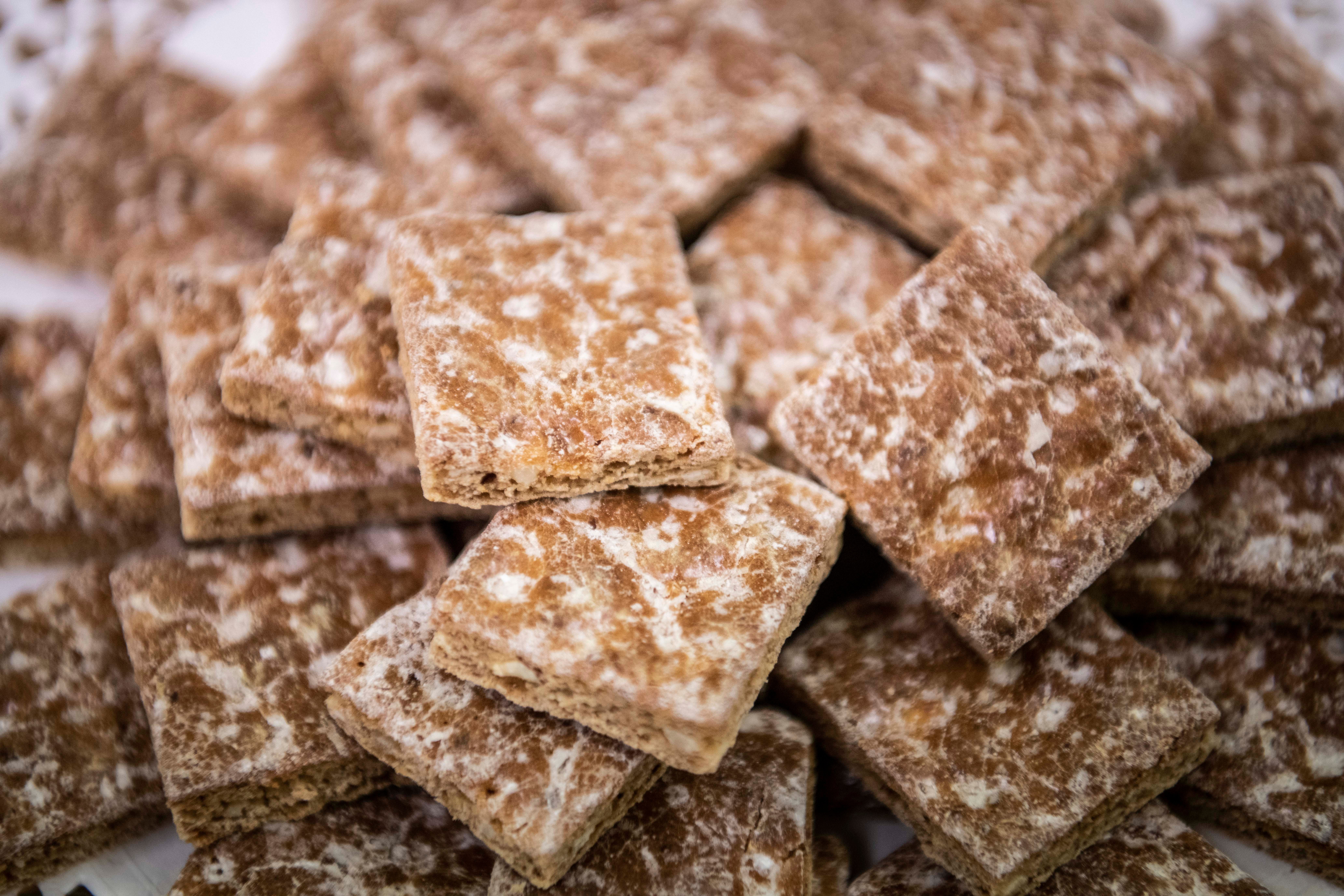 Basler Spezialität: Der Kampf um ein Stück vom Läckerlikuchen