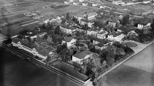 Anstalt Friedmatt zu Beginn der 50er-Jahre: 1976 wurden hier mehr als 300 Personen durch den damaligen Basler Gerichtsarzt zwangseingewiesen. 