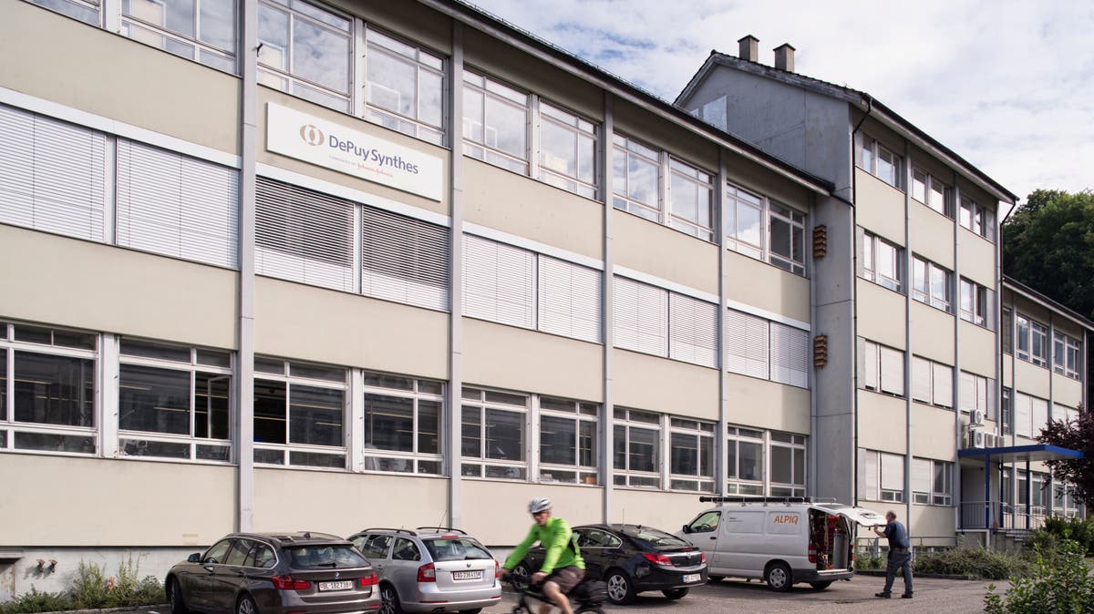 Depuy Synthes is moving part of Oberdorf's production abroad