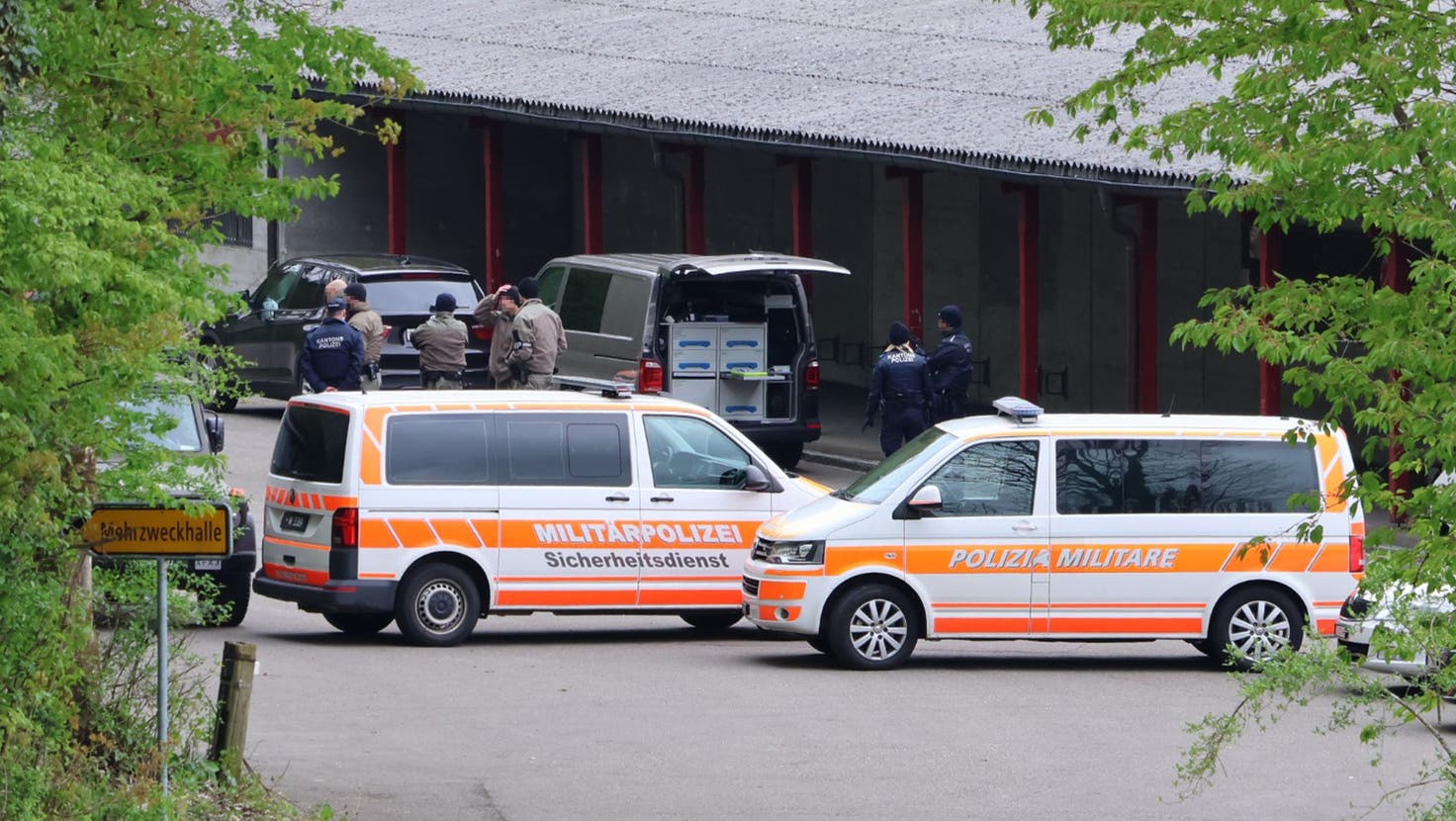 Am Dienstag ist es in Bremgarten zu einem Grossaufgebot von Militärpolizei und Rettungskräften gekommen. (Bild: zvg)
