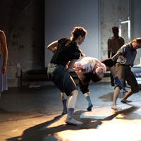 Irrlichter des ruhelosen Geistes: In «Times Two» in der Lokremise bringt die St.Gallen Dance Company das Denken in Bewegung