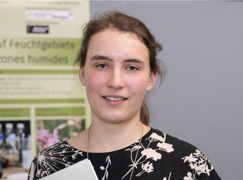 Amélie Quenzer aus Wängi im Finale von Schweizer Jugend forscht.