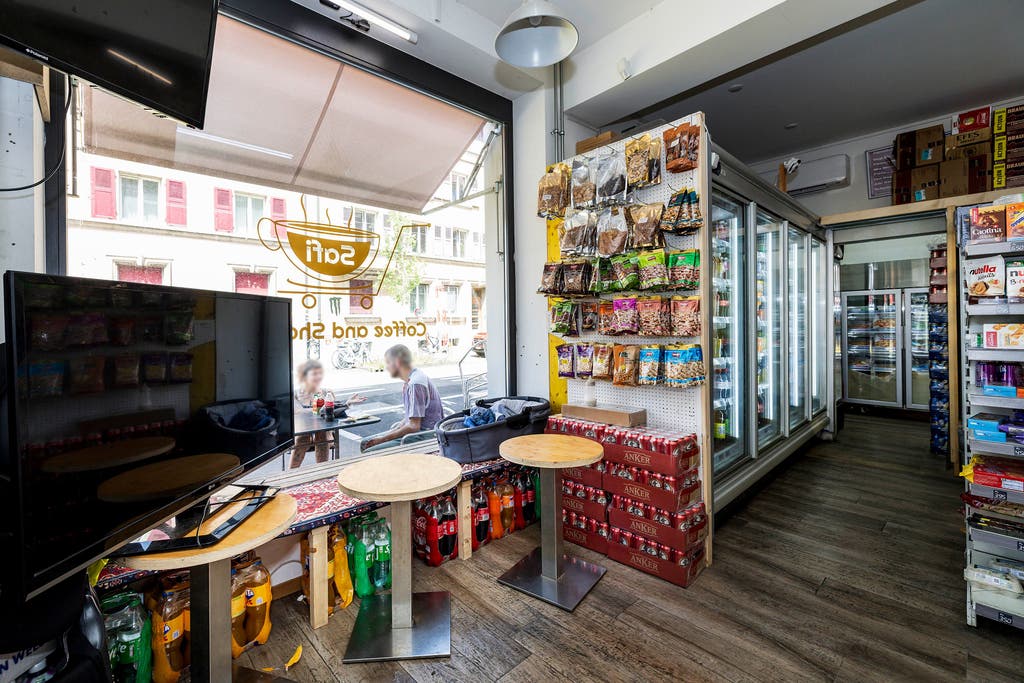 Serie Quartierläden von Lisa: Weiter Fotos von Safi Coffee an der Schönaustrasse 30.