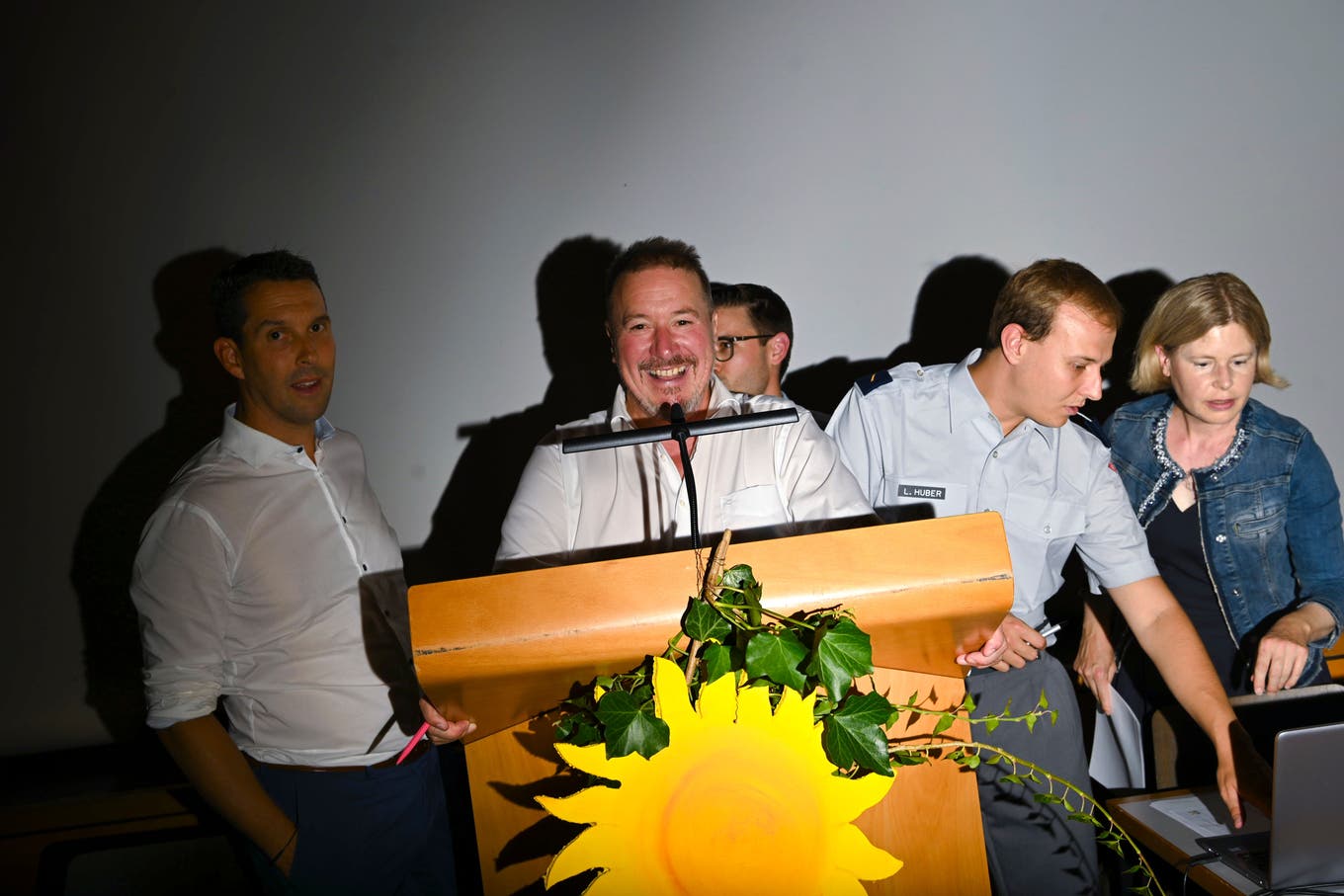 Die St.Galler SVP-Parteispitze ist sich bei der BVG-Reform nicht einig: Michael Götte, Walter Gartmann, Sascha Schmid, Lukas Huber und Esther Friedli an der Parteiversammlung am Mittwoch in Steinach (von links).