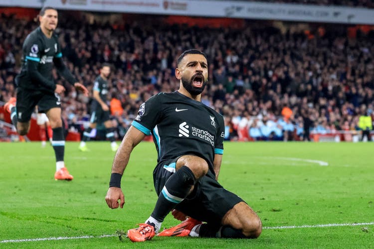 E sempre Salah. O egípcio salvou um ponto do Liverpool no Emirates Stadium com seu 163º gol na Premier League.
