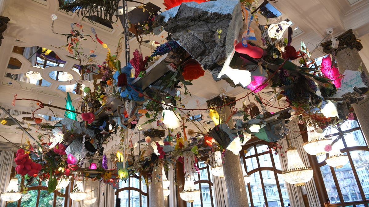 New bar in Basel's traditional hotel Les Trois Rois becomes a ...