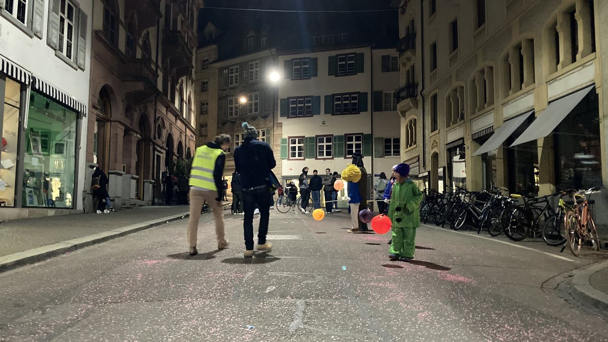 Basler Fasnacht - Abgesagter Morgestraich lockte wenige Fasnächtler auf die Gasse | Aargauer Zeitung