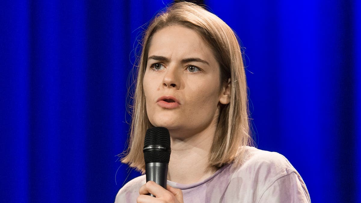 Hazel Brugger: Im neuen Programm schont sie weder Kind noch Mann