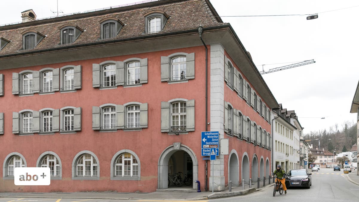 Girl Verführt Den Freund Seines Vaters Girl Verführt Den Freund Seines Vaters
